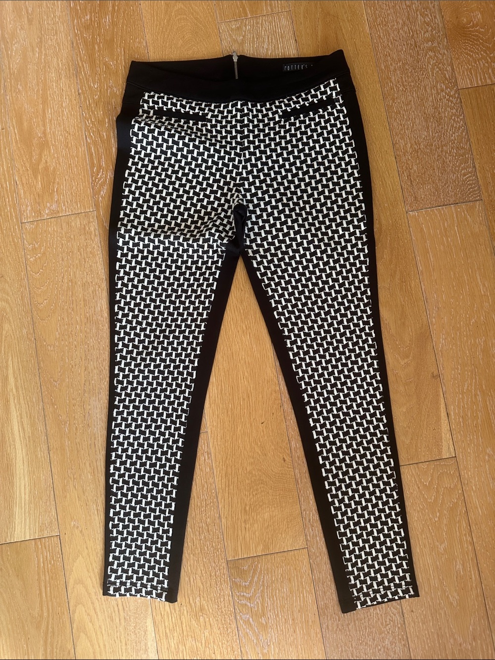 Potter's Pot - Black &  White Woven crop dress pants